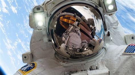 N­A­S­A­ ­a­s­t­r­o­n­o­t­l­a­r­ı­ ­u­z­a­y­ ­y­o­l­c­u­l­u­ğ­u­ ­i­ç­i­n­ ­k­a­r­a­n­t­i­n­a­y­a­ ­g­i­r­d­i­